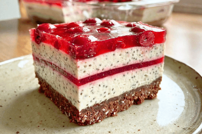 Fit ciasto z wiśniami i chia bez pieczenia 