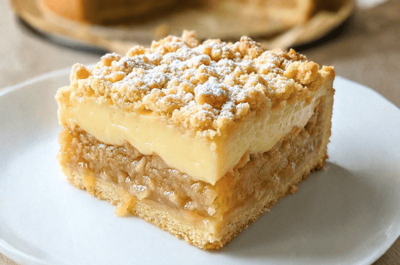 Fit szarlotka z budyniem i kruszonką